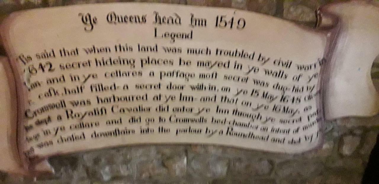 מונמות' Queens Head Inn מראה חיצוני תמונה